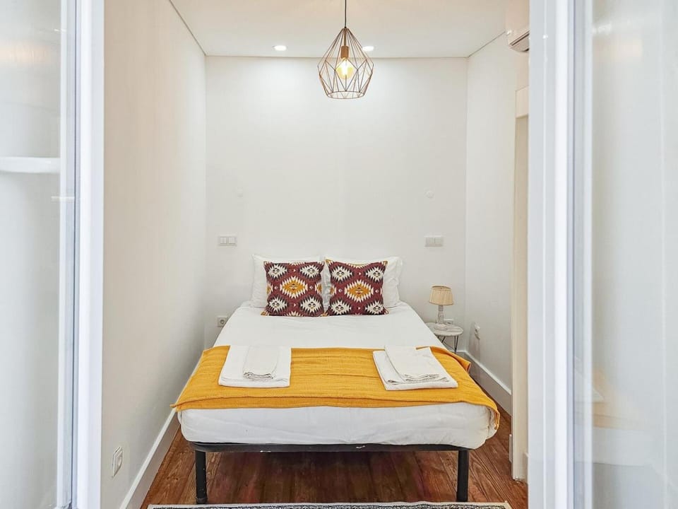 Like a typical Portuguese house with private patio Apartment in Lisbon