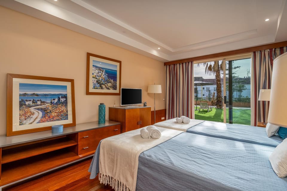 Living room, Bedroom