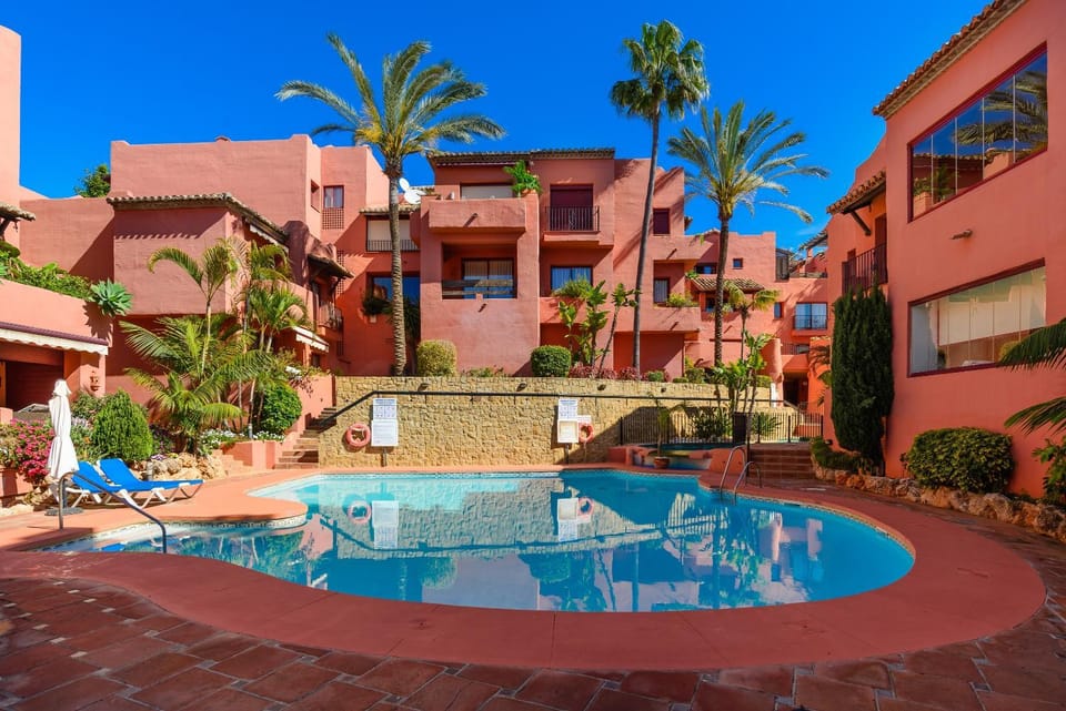 Property building, Swimming pool