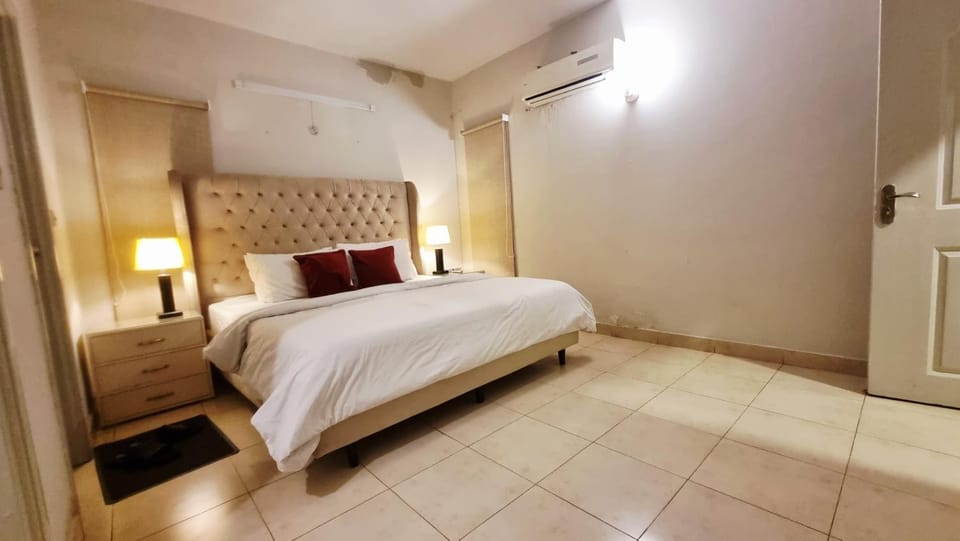 Photo of the whole room, Bedroom, air conditioner