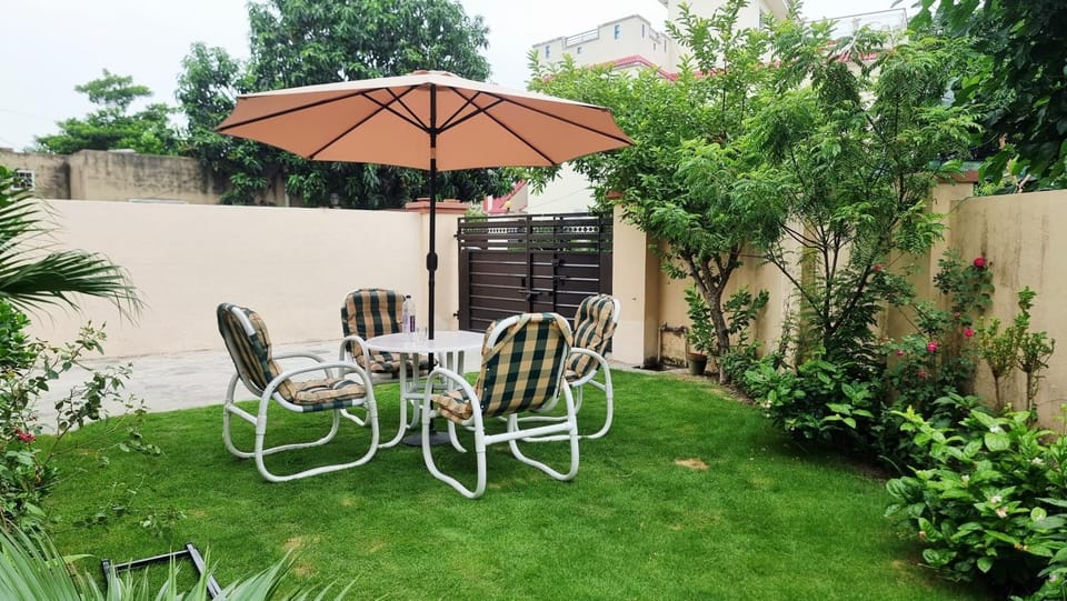 Dining area, Garden view