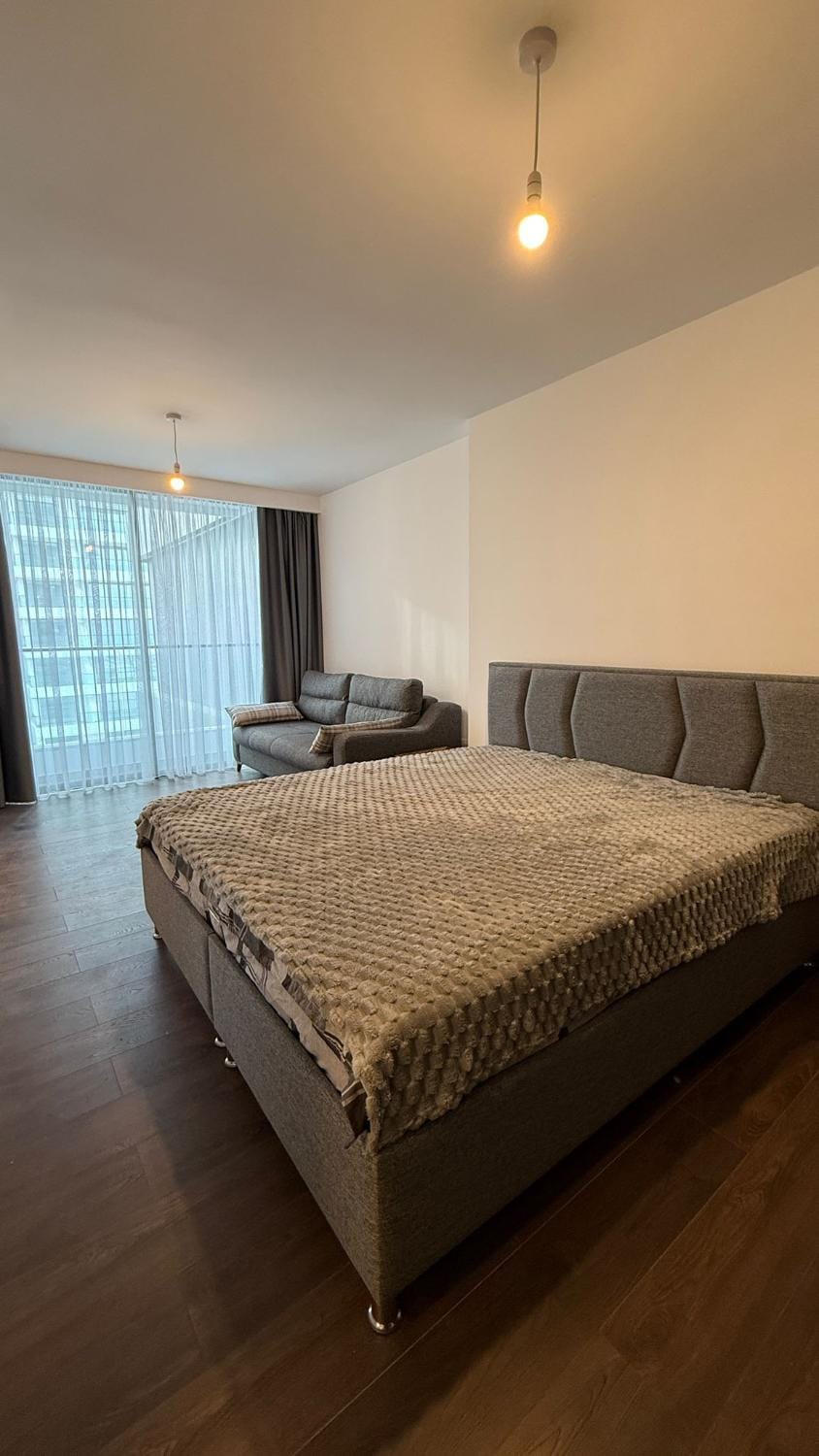 Bed, Photo of the whole room, Seating area, Bedroom
