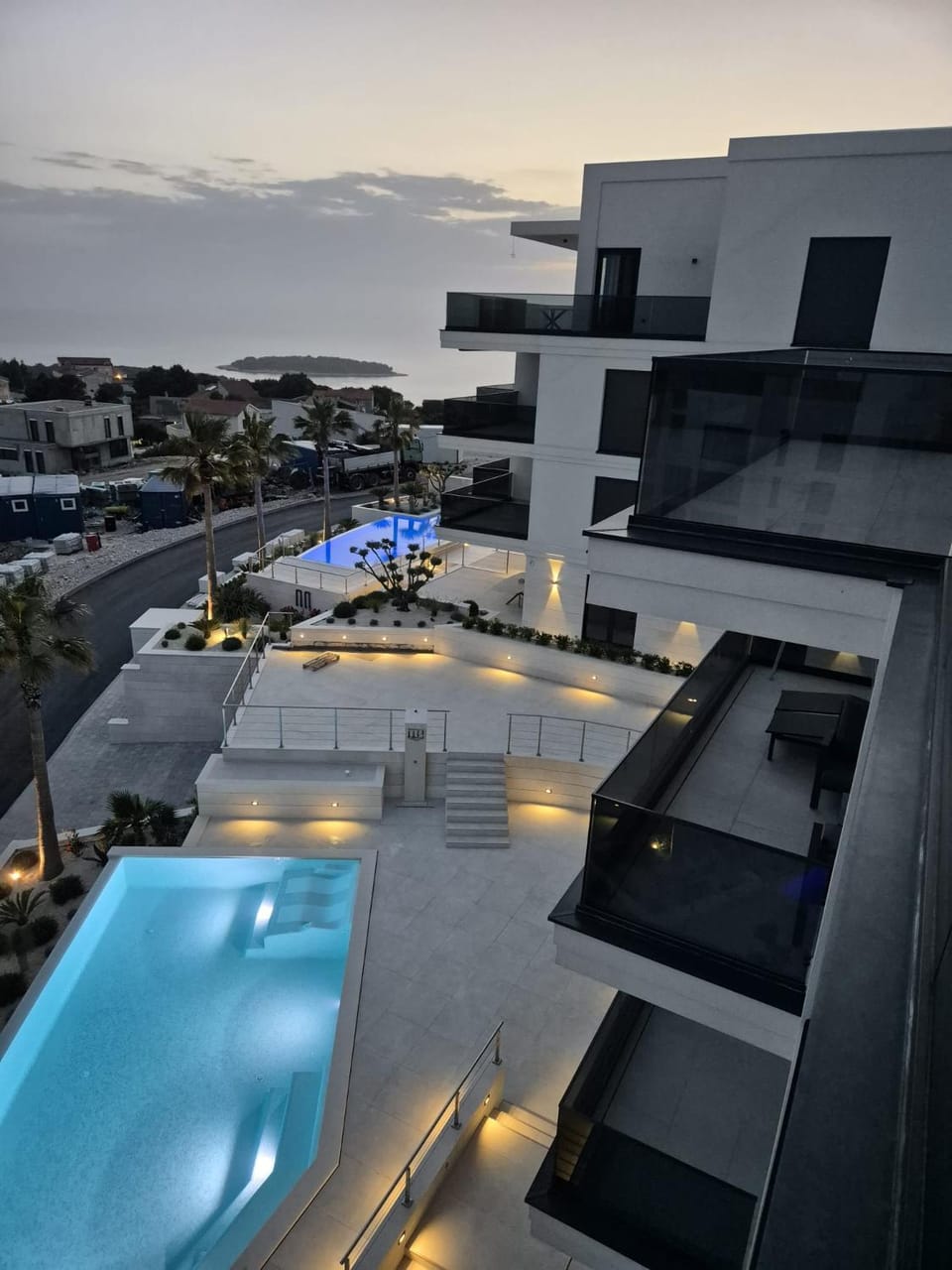 Property building, Swimming pool