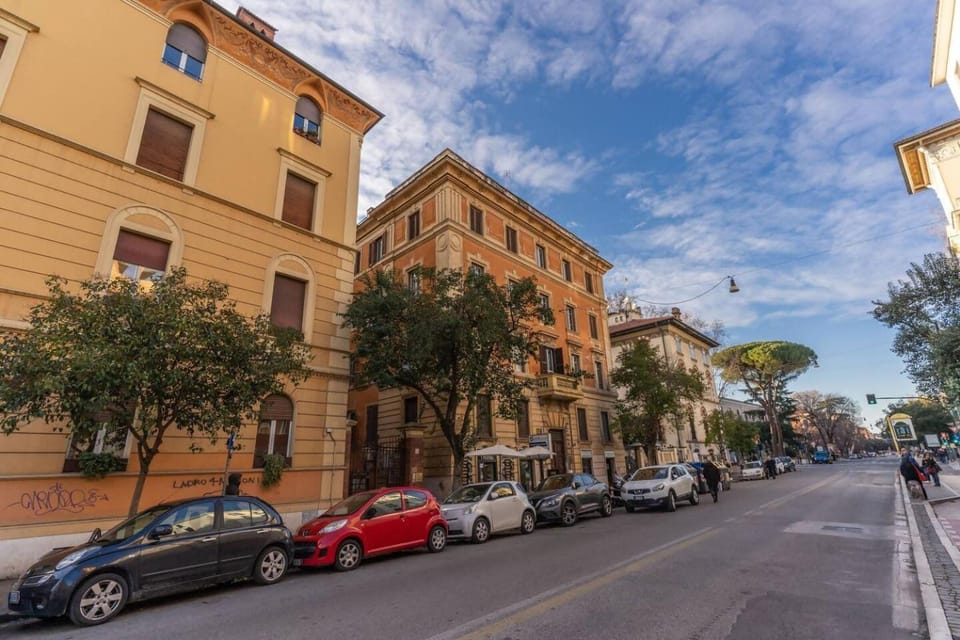 Luxury flat with terrace by historic center Apartment in Rome