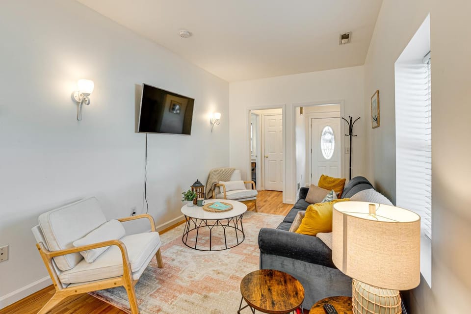 Walk to Beach: Keansburg Home w/ Patio & Fire Pit! House in Middletown