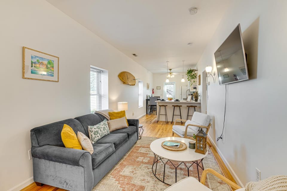 Walk to Beach: Keansburg Home w/ Patio & Fire Pit! House in Middletown