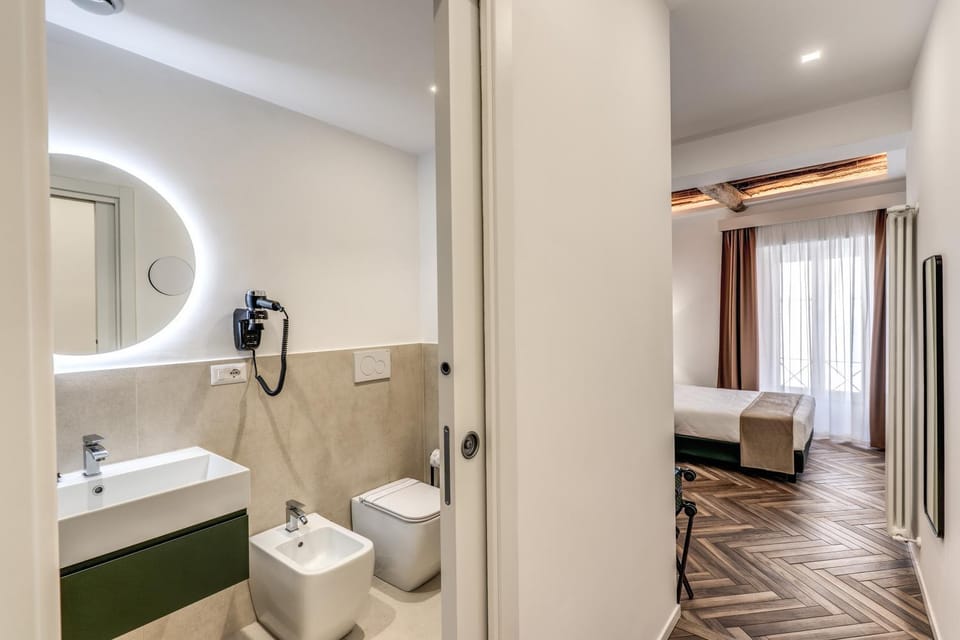Bed, Bathroom, Photo of the whole room, Bedroom