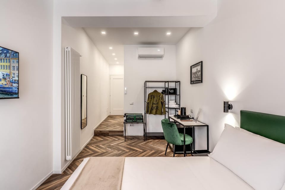 Bed, Photo of the whole room, Bedroom, air conditioner