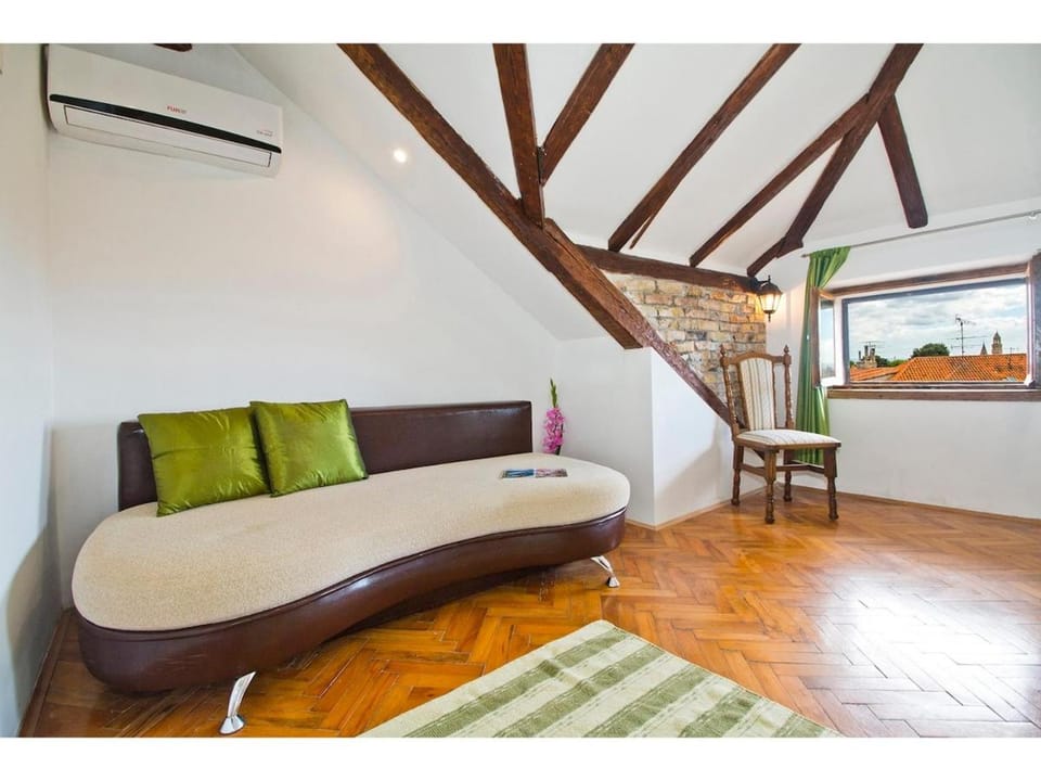 Romantic Green Loft Apartment in Split