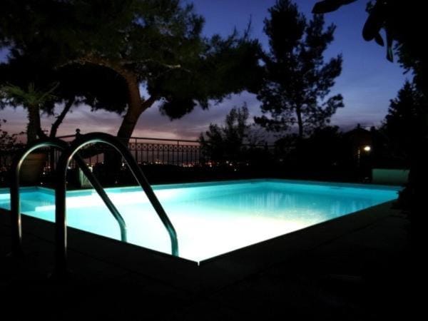 Garden, City view, Pool view, Swimming pool