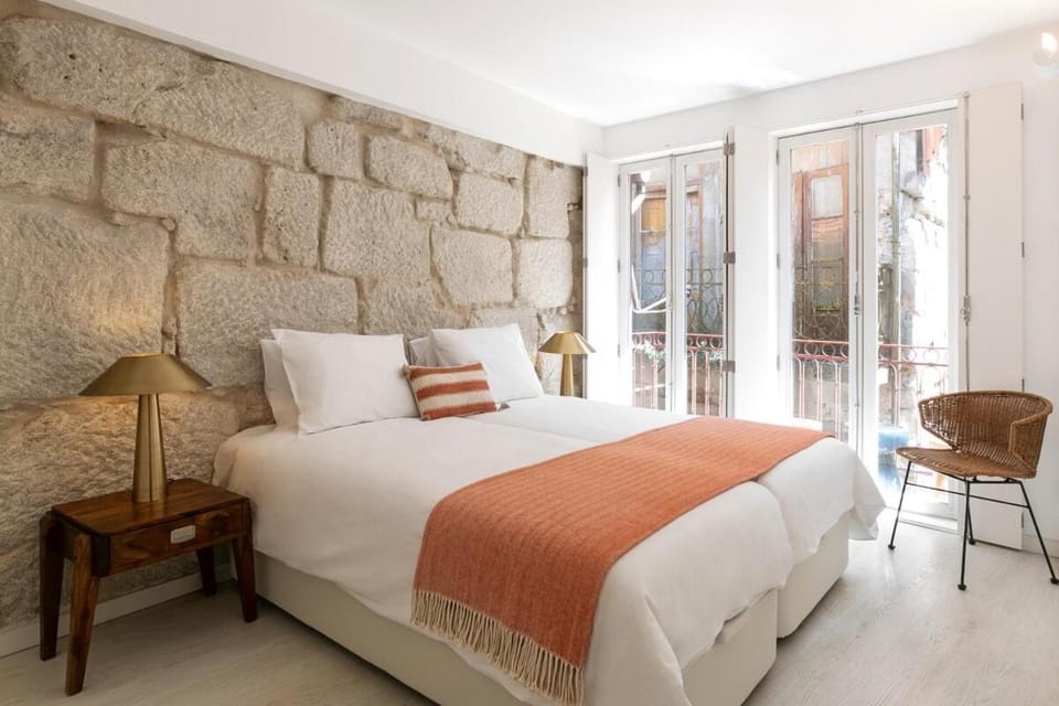 Modern 2-bed apartment with view to Clerigos Tower House in Porto