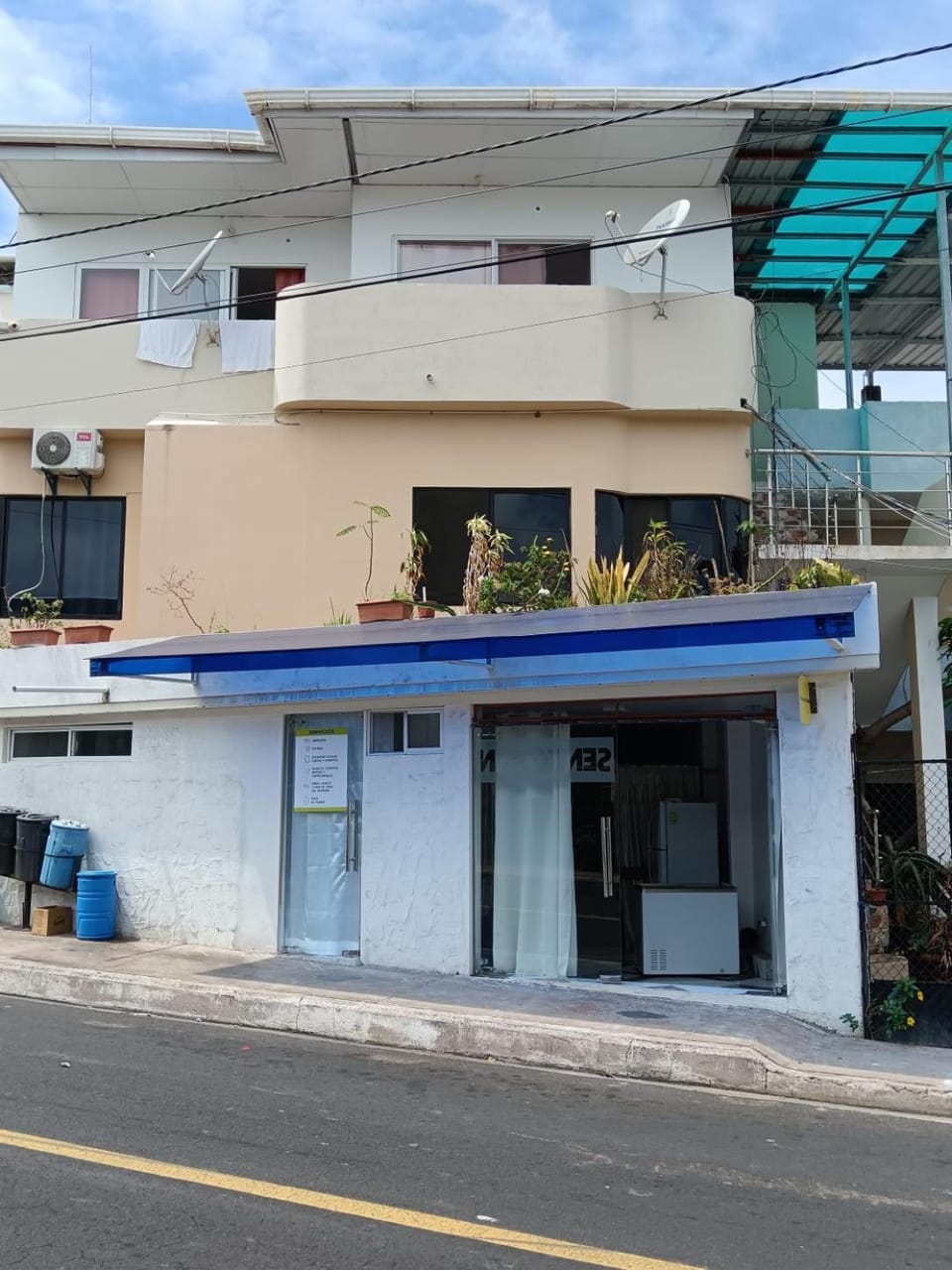 Property building, Facade/entrance, Day