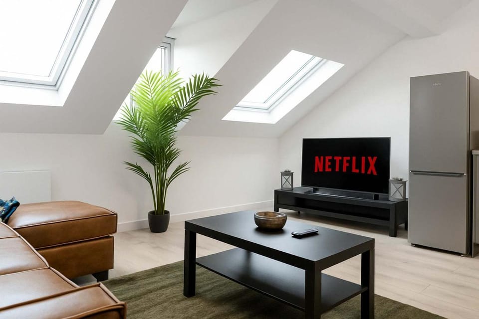 Stunning 1 bed Penthouse Apartment in East Village, Belfast - Walk to City Centre, Roof Terrace House in Belfast