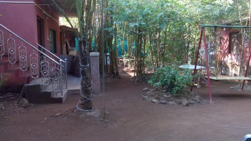 Samartha Cottage, Varsoli Bed and Breakfast in Alibag