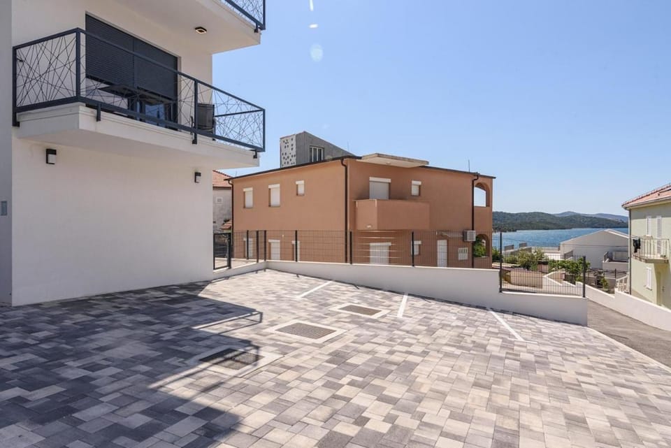 Luxurious Apartment-Copacabana beach only 100 m Apartment in Okrug Gornji
