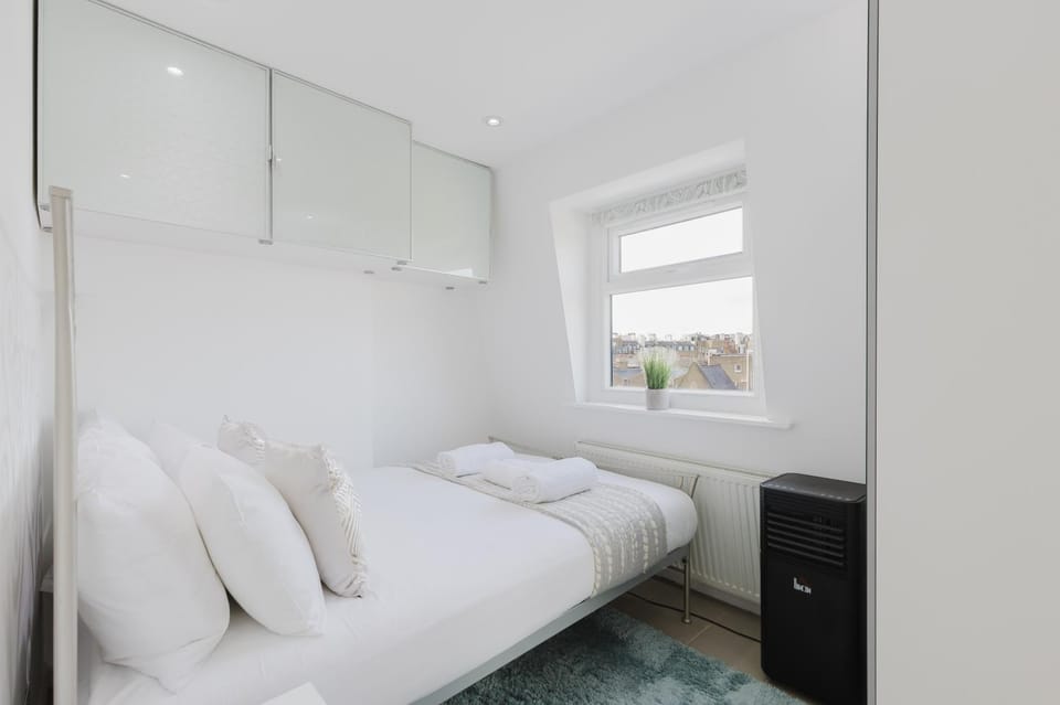 Bed, Photo of the whole room, Bedroom, towels, wardrobe