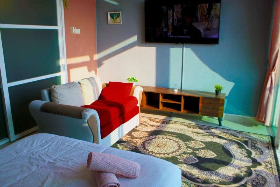 Cool Sunset studio Netflix wifi balcony2free park Apartment in Selangor, Malaysia