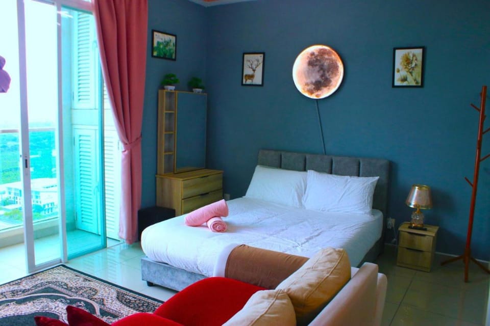 Cool Sunset studio Netflix wifi balcony2free park Apartment in Selangor, Malaysia