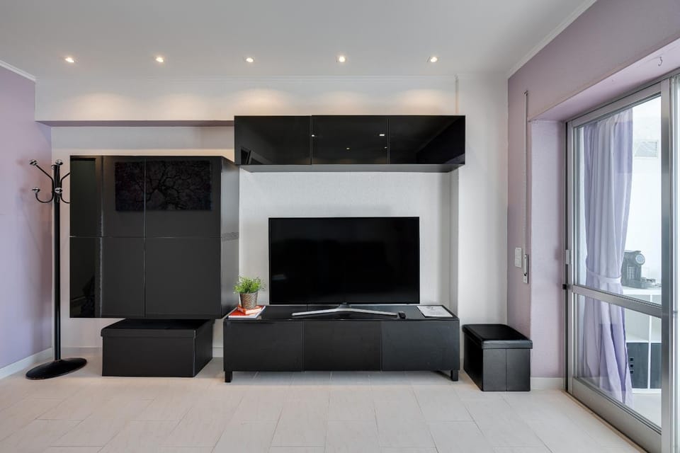 Communal lounge/ TV room, Living room