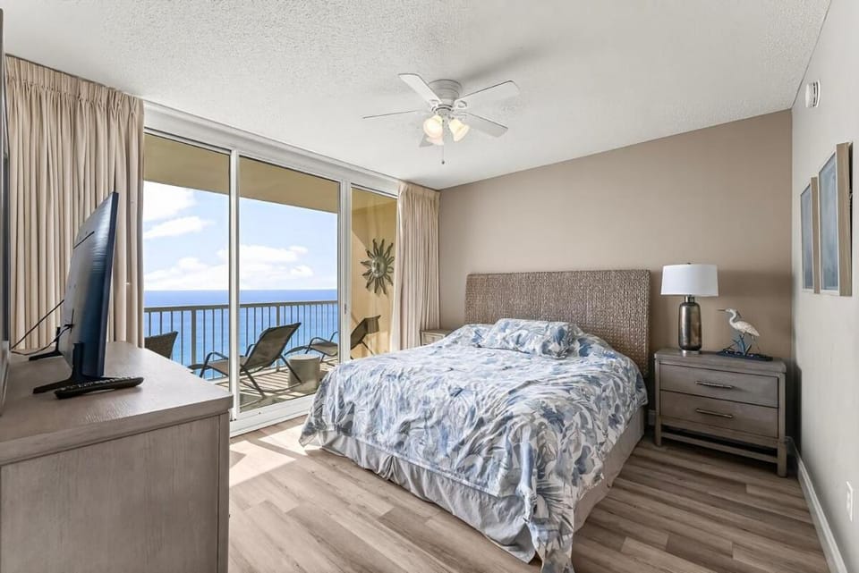 Majestic Beach Resort 1404 House in Long Beach
