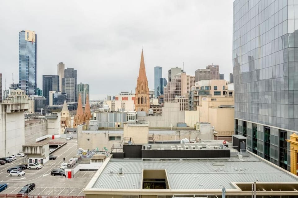 Bright, Luxury Penthouse with Amazing Views Apartment in Melbourne