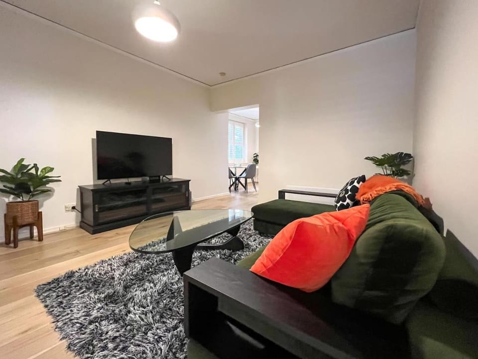 TV and multimedia, Seating area