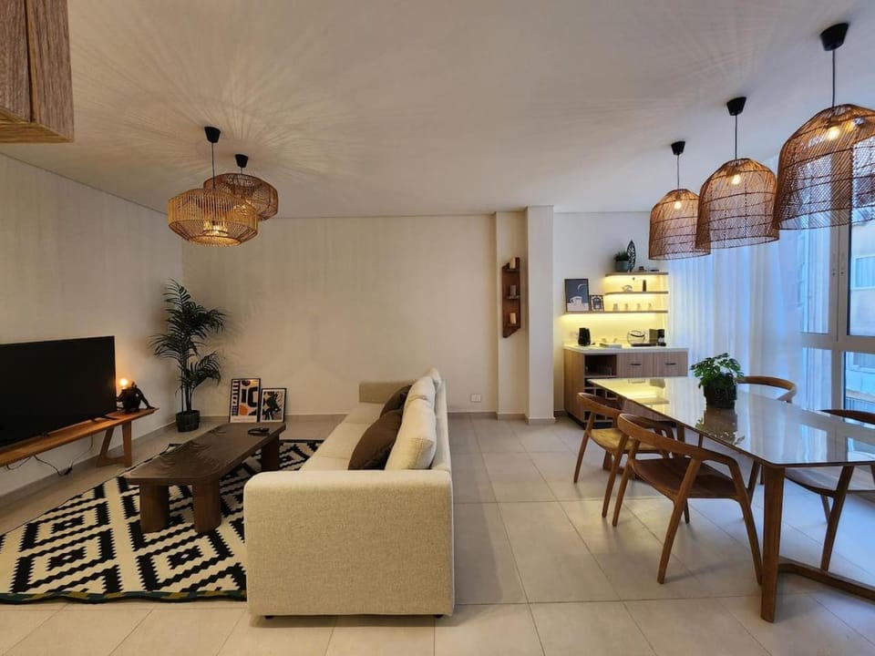 Amazonia Tropical Elegance in Gemayze Apartment in Africa