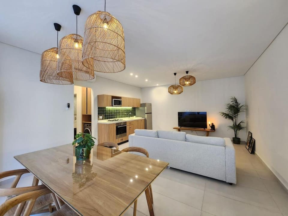 Amazonia Tropical Elegance in Gemayze Apartment in Africa