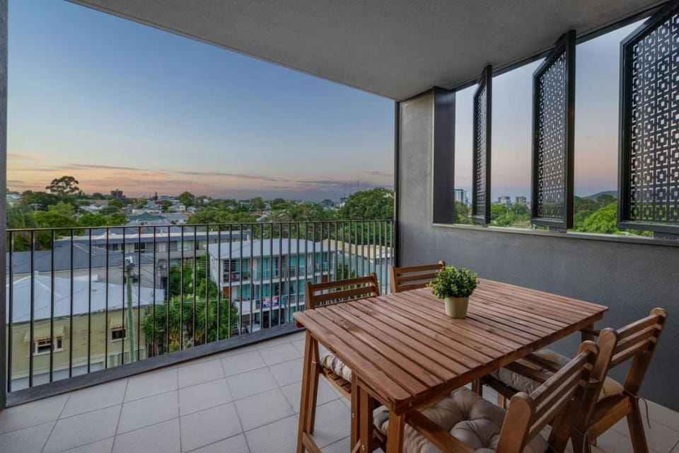 Rooftop Pool and View Stylish 2Bed with Ducted AC Apartment in Brisbane
