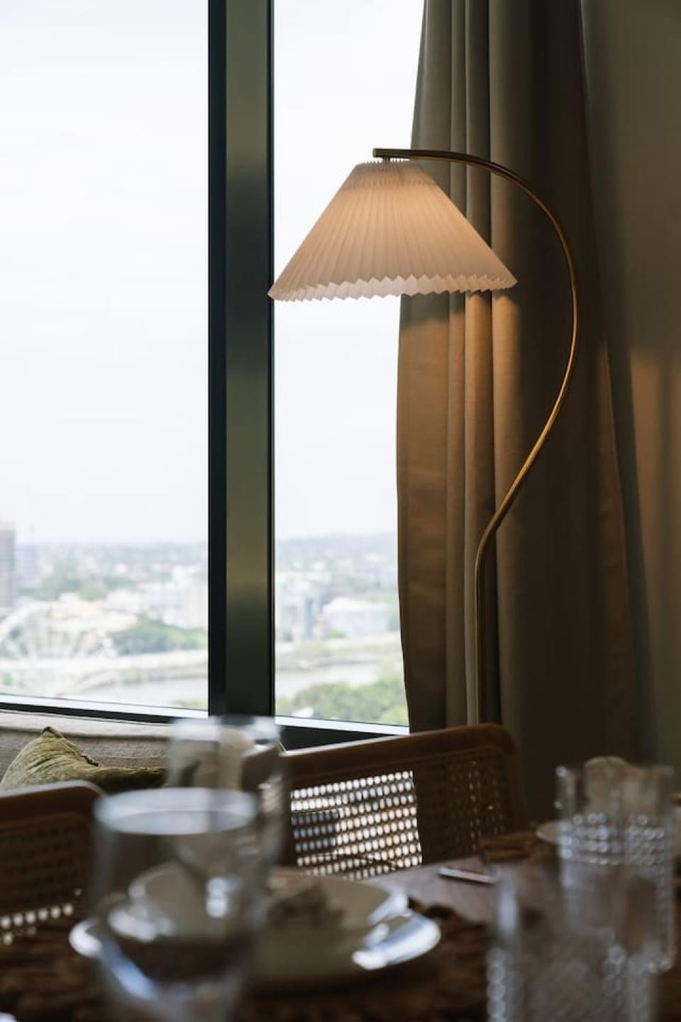 Unbeatable River and CBD Views Pool 2Car and Prime Spot Apartment in Brisbane City
