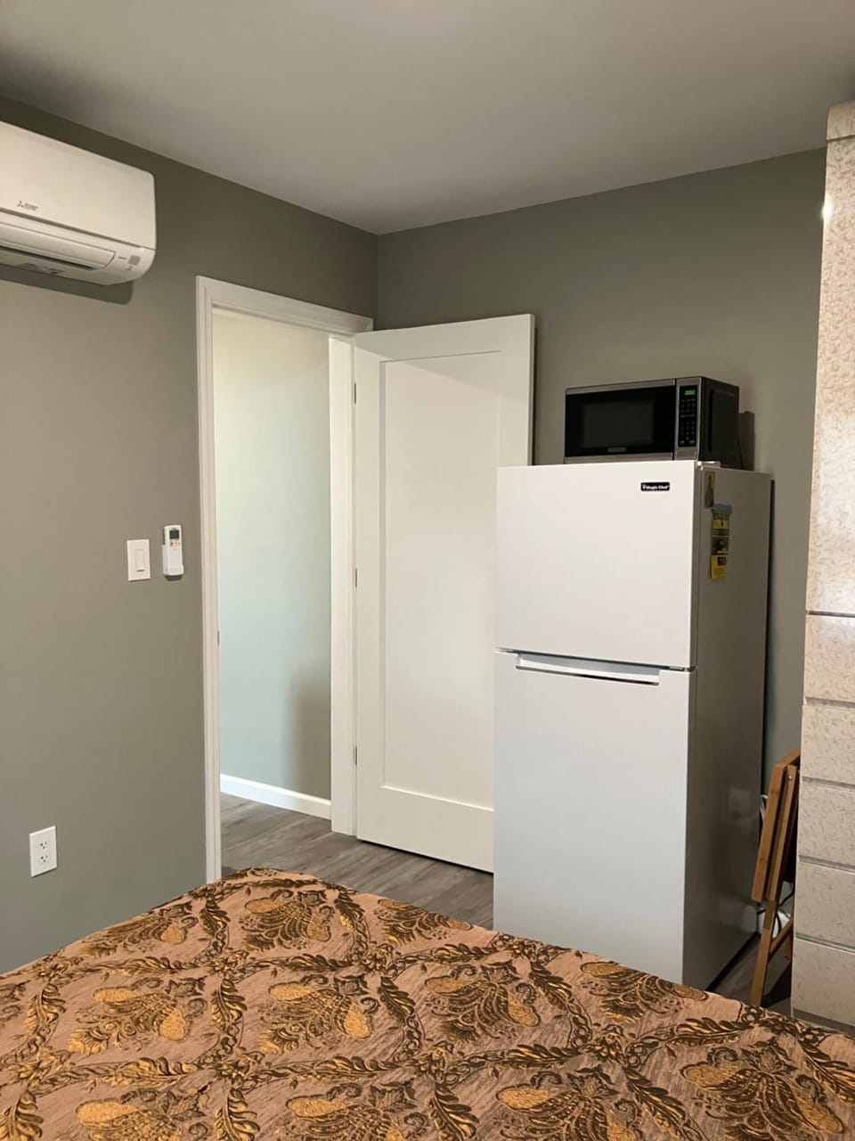 Chic Studio, NYC 45 min by Subway , Brooklyn, Brighton Beach Apartment in Brighton Beach