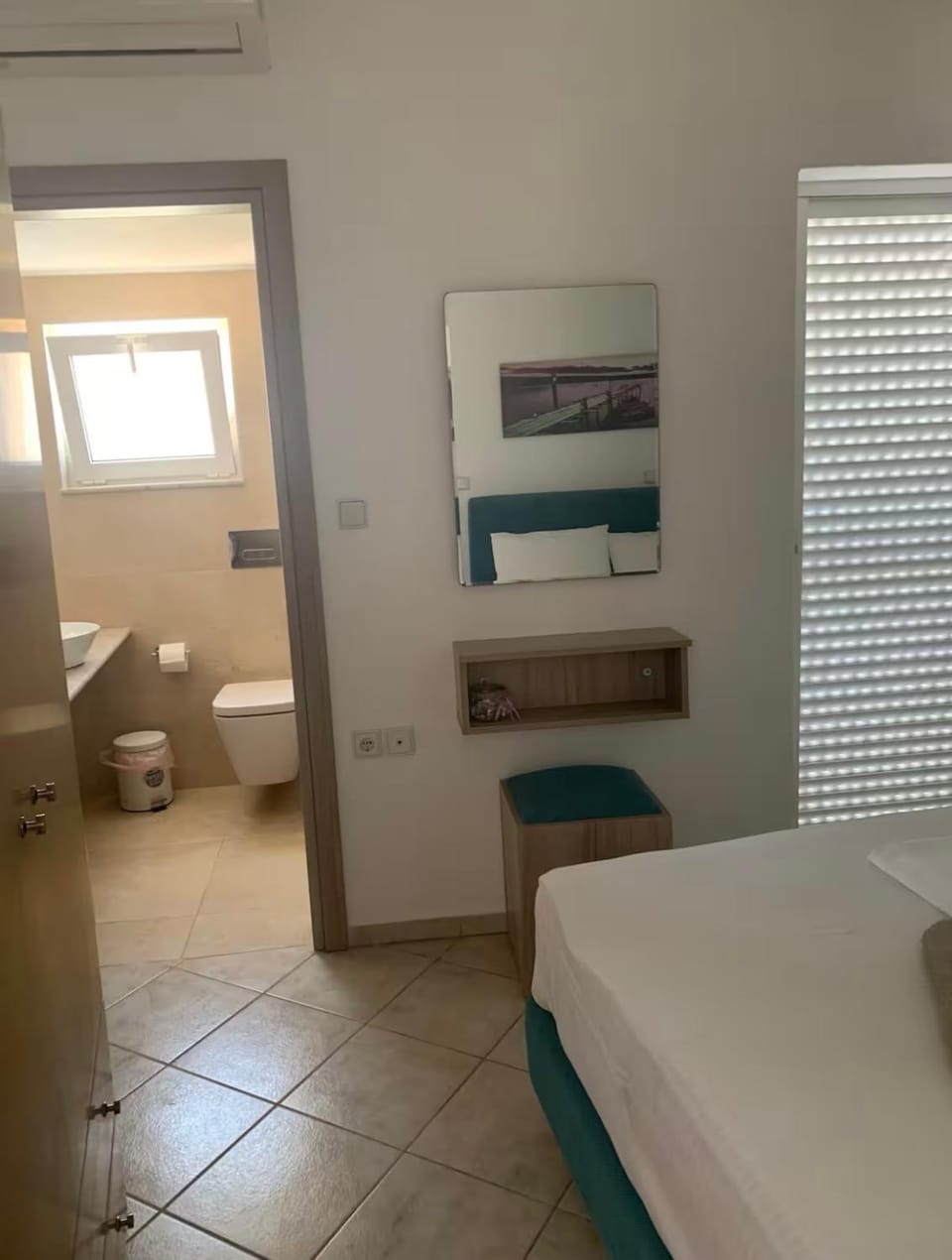 Bathroom, Photo of the whole room