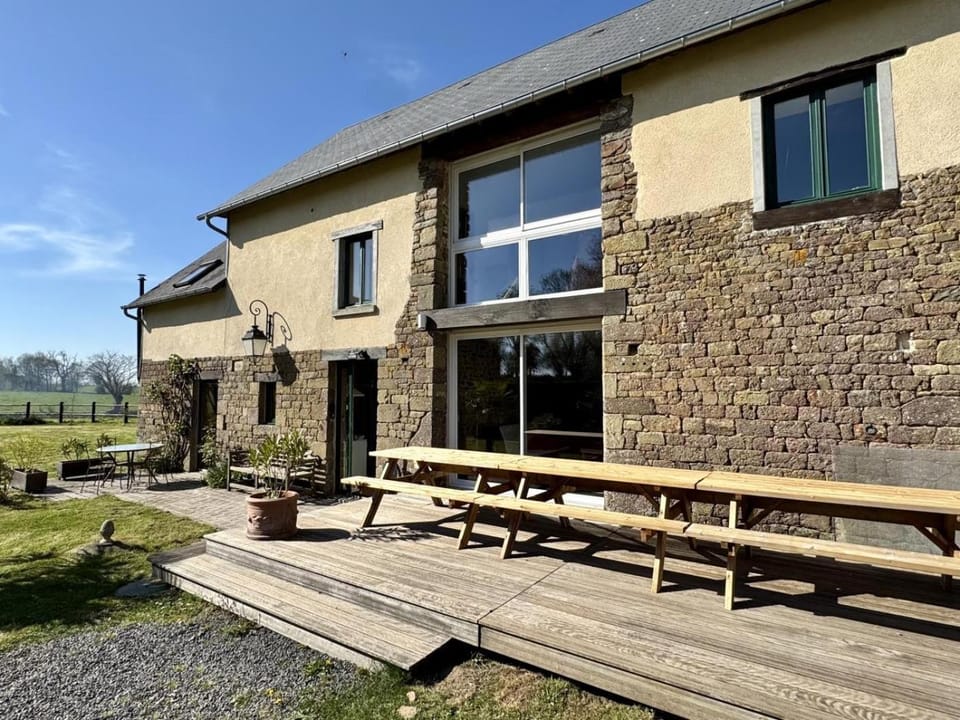 Property building, Patio, Spring, Day, Garden, Garden view