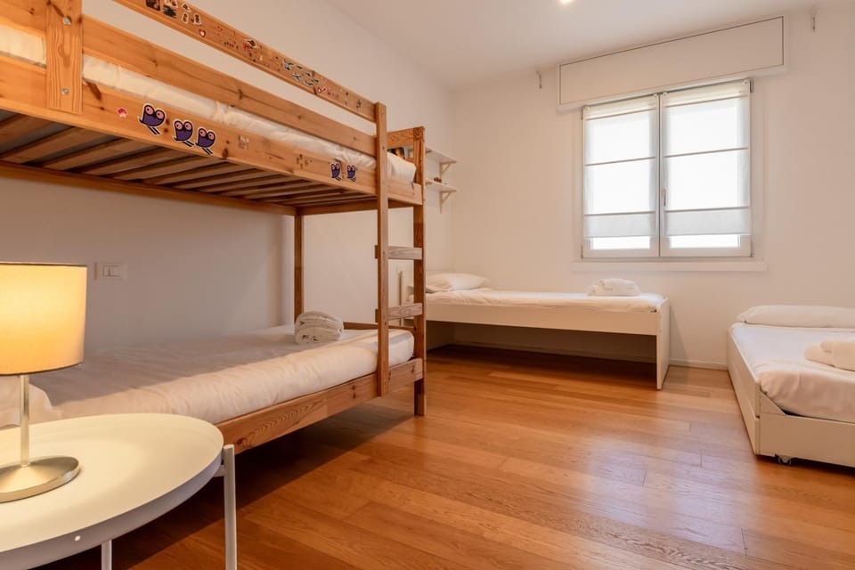 Bed, Photo of the whole room, Bedroom, bunk bed
