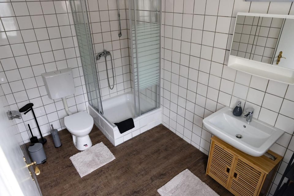 Pensionszimmer - Großes Doppelzimmer - Zweibettzimmer Bed and Breakfast in North Rhine-Westphalia
