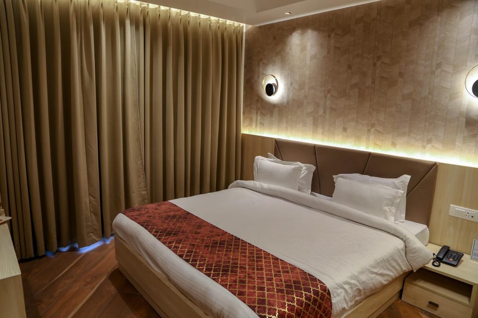 Bed, Photo of the whole room, Bedroom