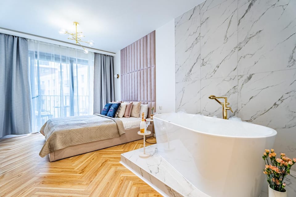 Bed, Photo of the whole room, Bedroom, Bath