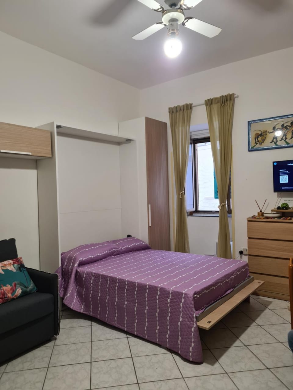 Bed, Living room, Bedroom