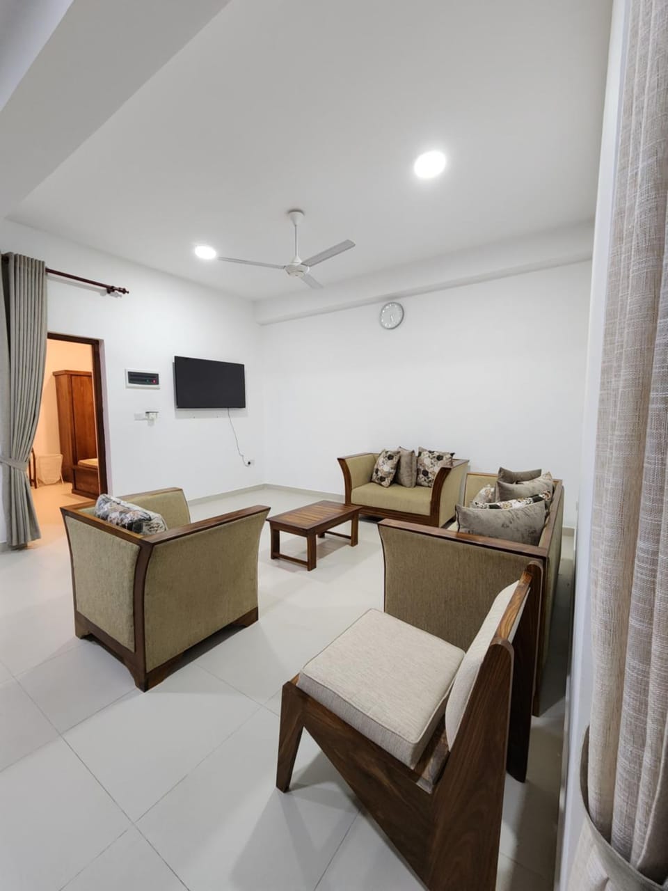 Swiss Garden - 3BHK Guest House House in Gangawatakorale