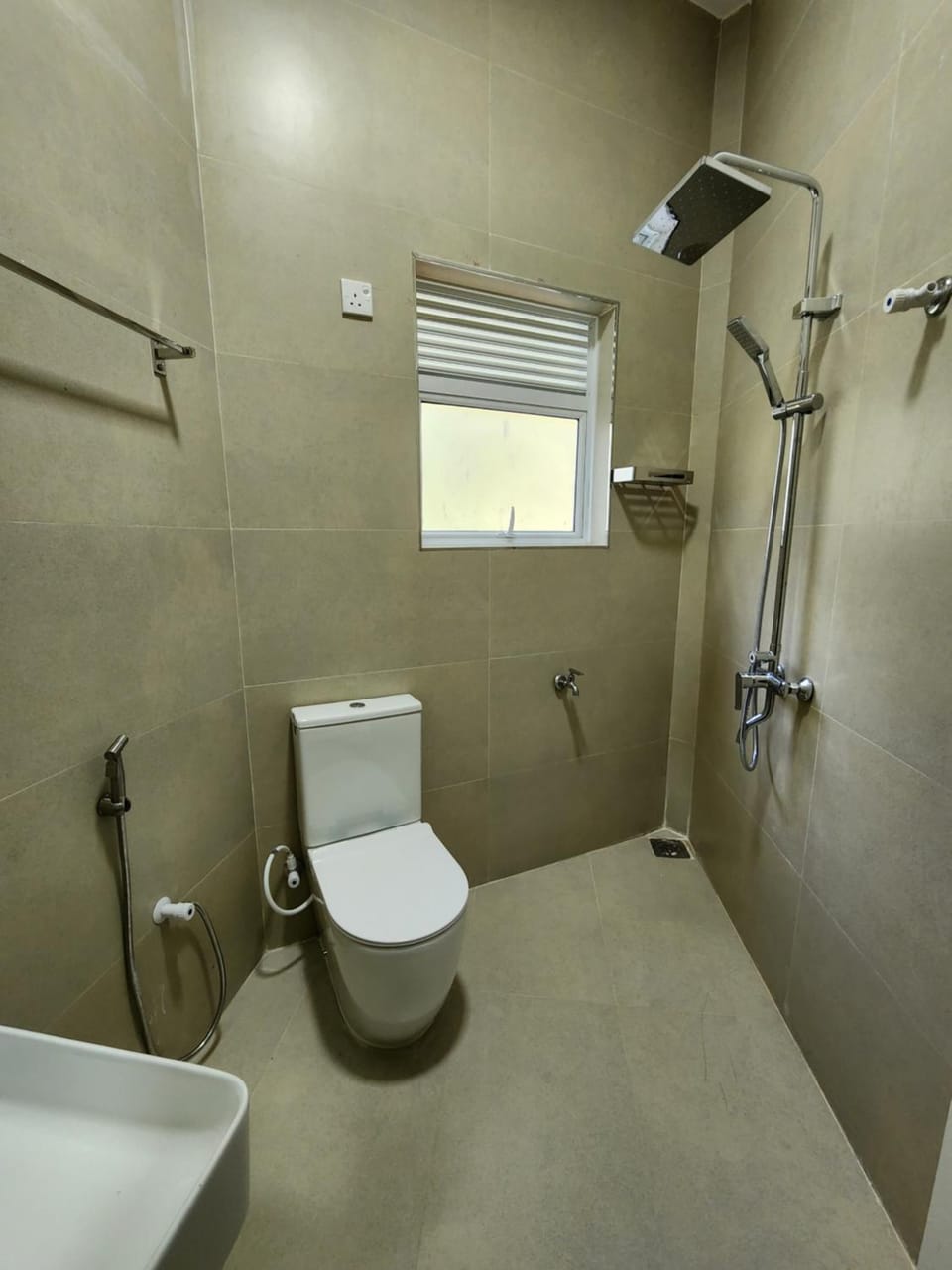 Swiss Garden - 3BHK Guest House House in Gangawatakorale