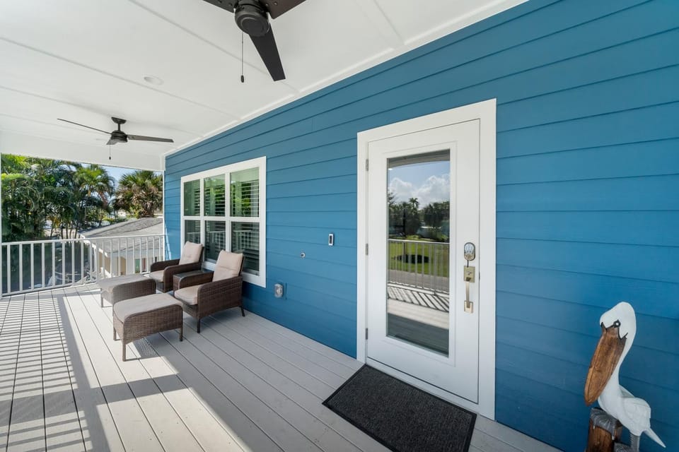 152 Steps to the Beach! Heated Pool - Steps Away - Roelens House in Estero Island