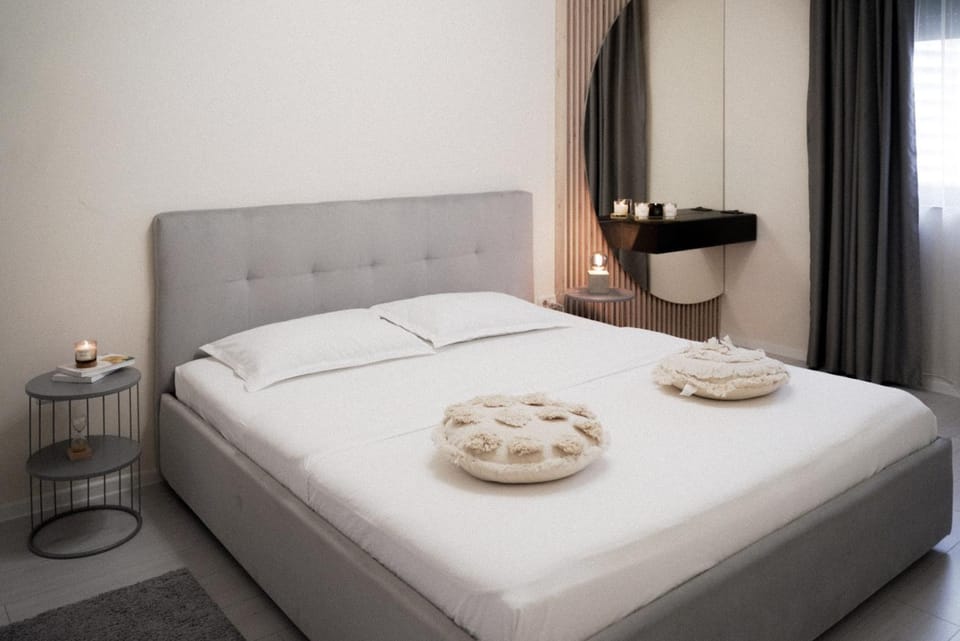 Skyline Loft - Premiere Hospital - Private Parking Apartment in Timisoara