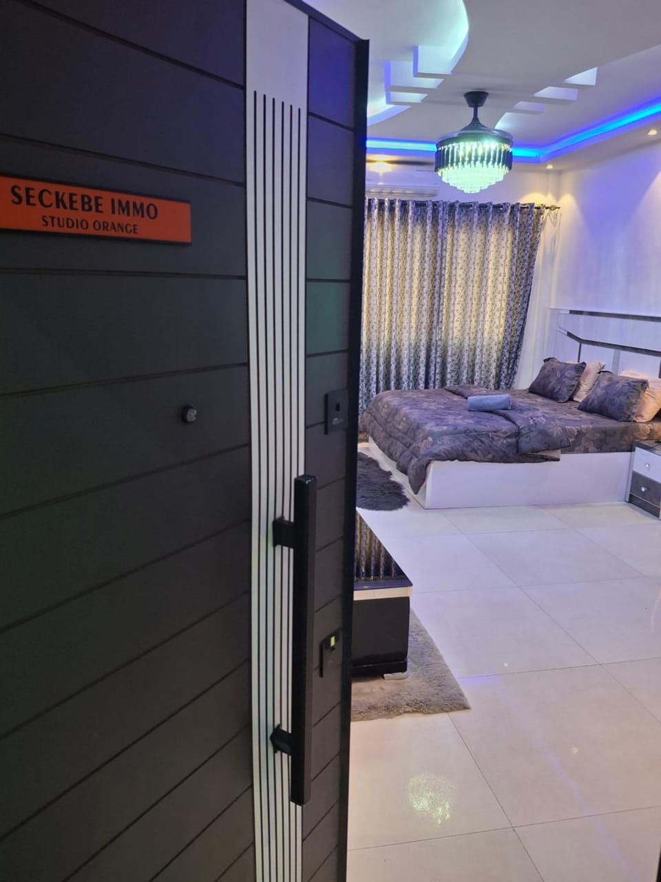 Seckebe Immo Studio Orange Apartment in Dakar