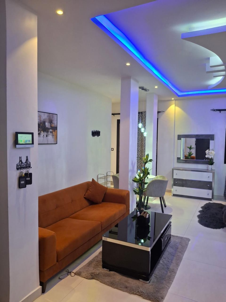 Seckebe Immo Studio Orange Apartment in Dakar