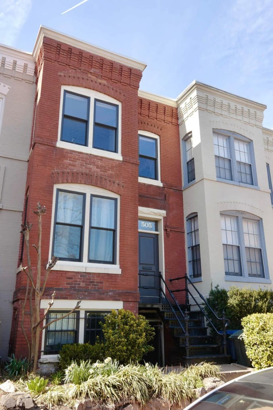 Penn & Ten- Spacious Capitol Hill Rowhouse House in Capitol Hill
