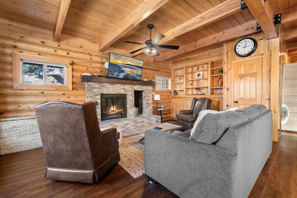Living room, Seating area, fireplace