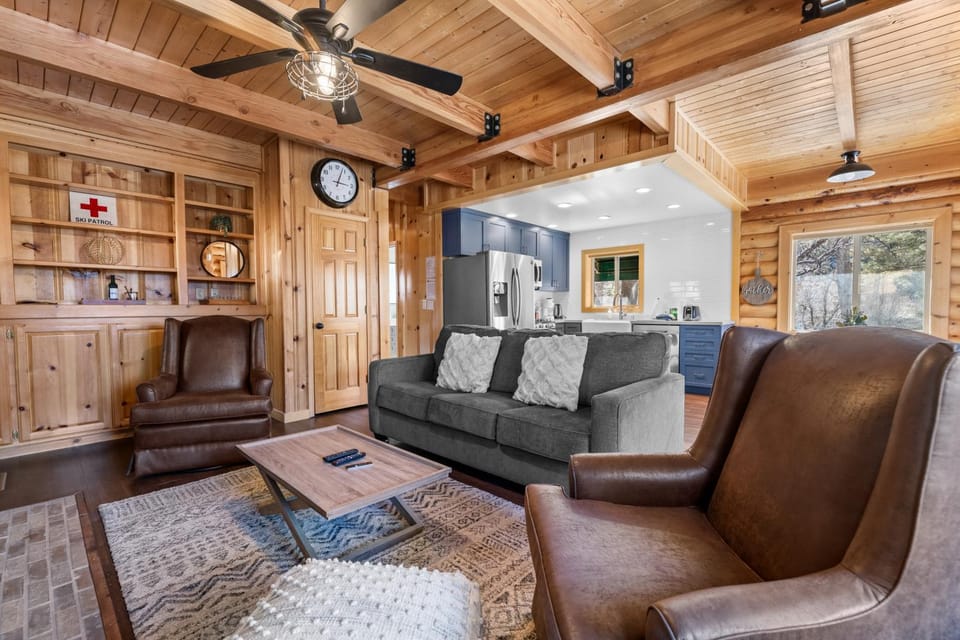 Living room, Seating area, kitchen