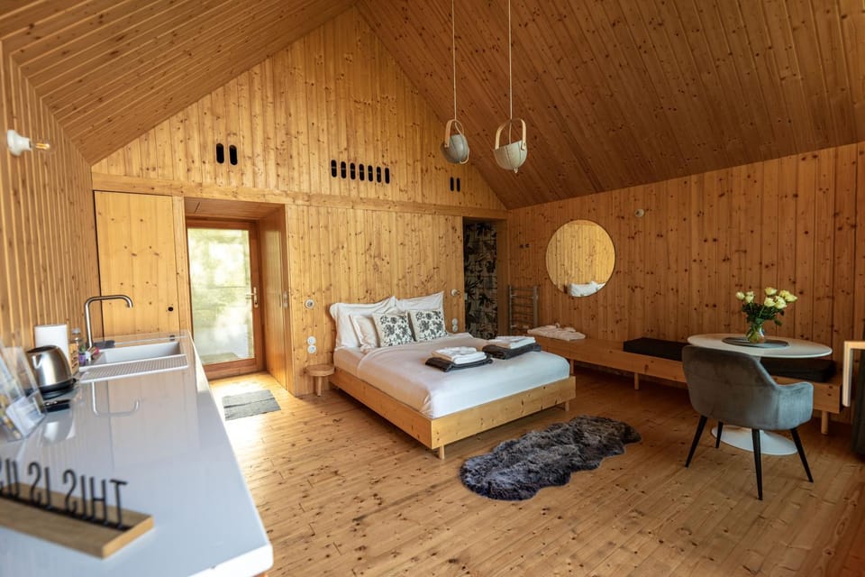 Bed, Kitchen or kitchenette, Photo of the whole room, Seating area