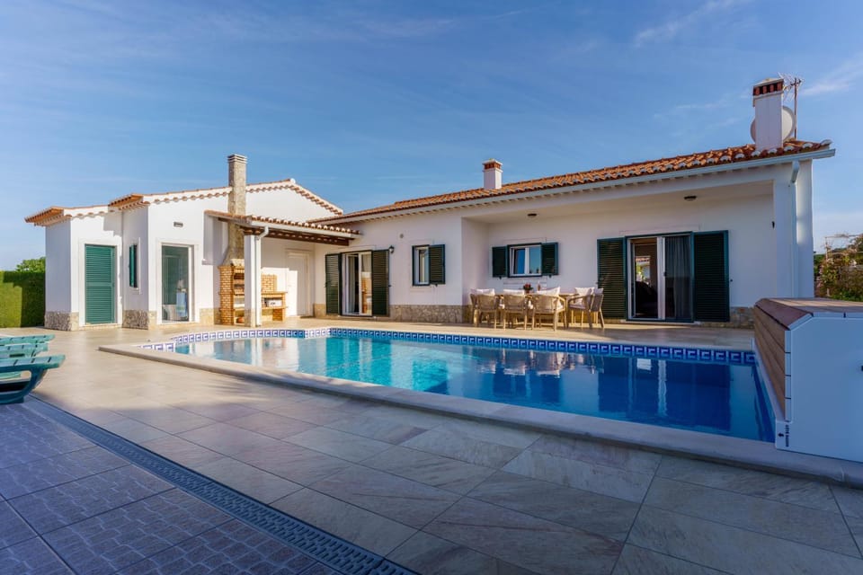 Day, Swimming pool, sunbed