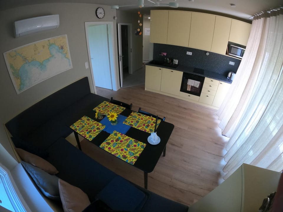 Kitchen or kitchenette, Living room